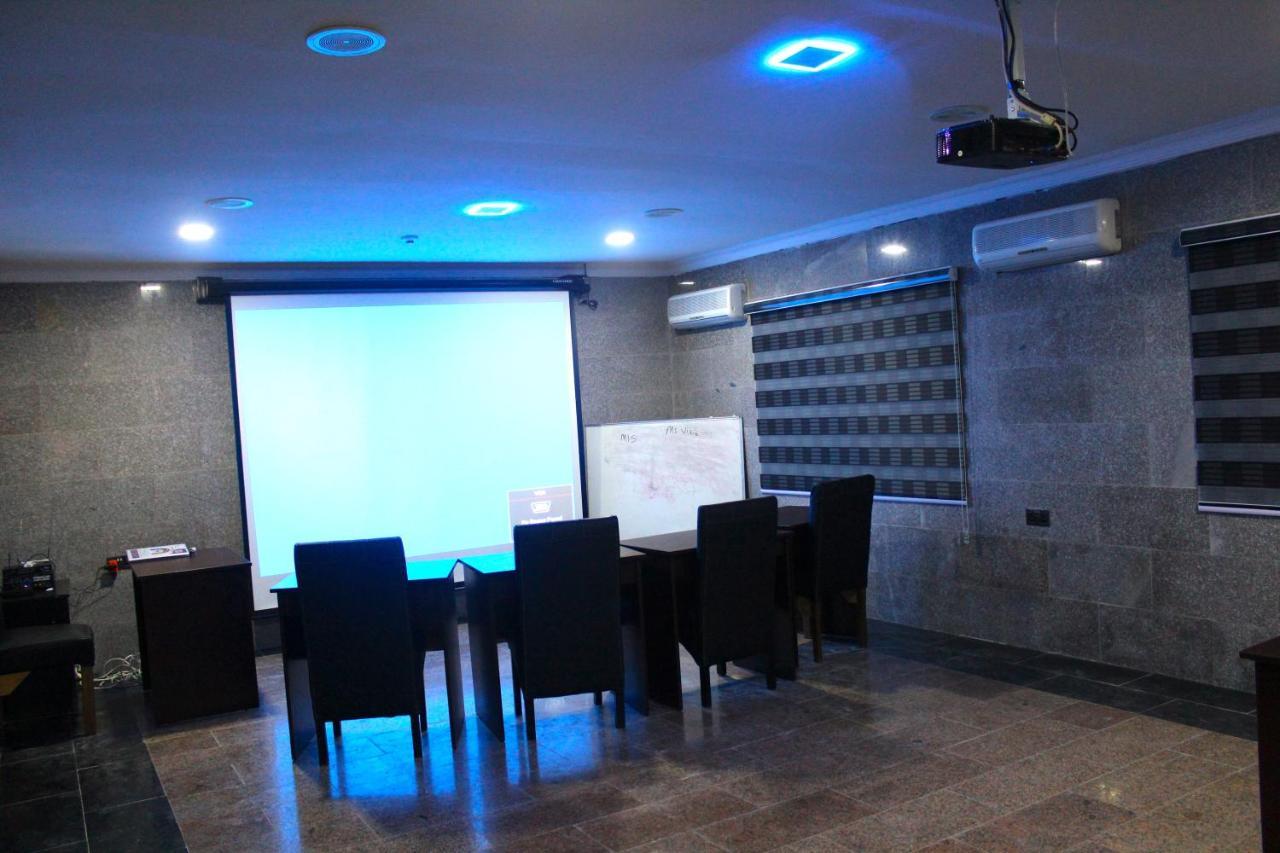 Class Suites Ikeja Exterior photo