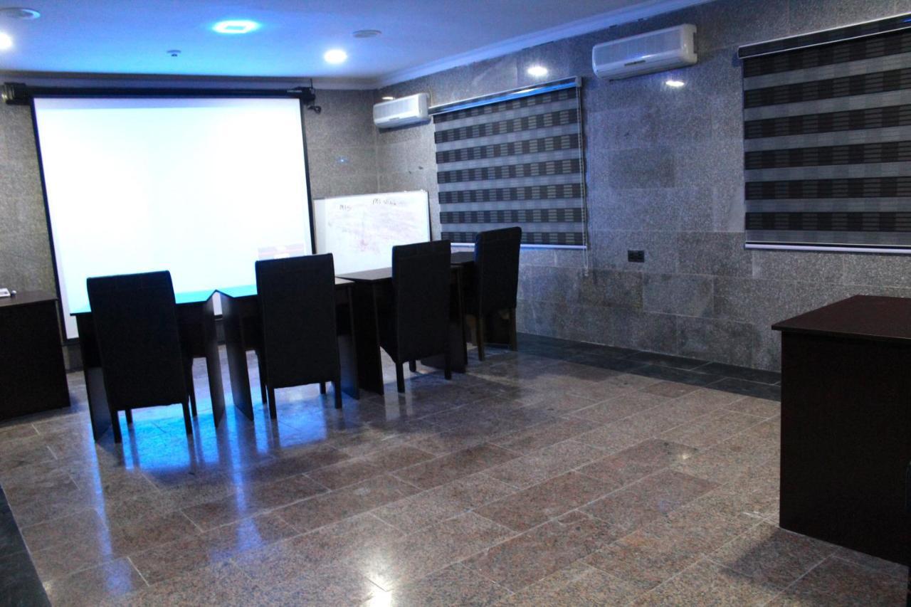 Class Suites Ikeja Exterior photo