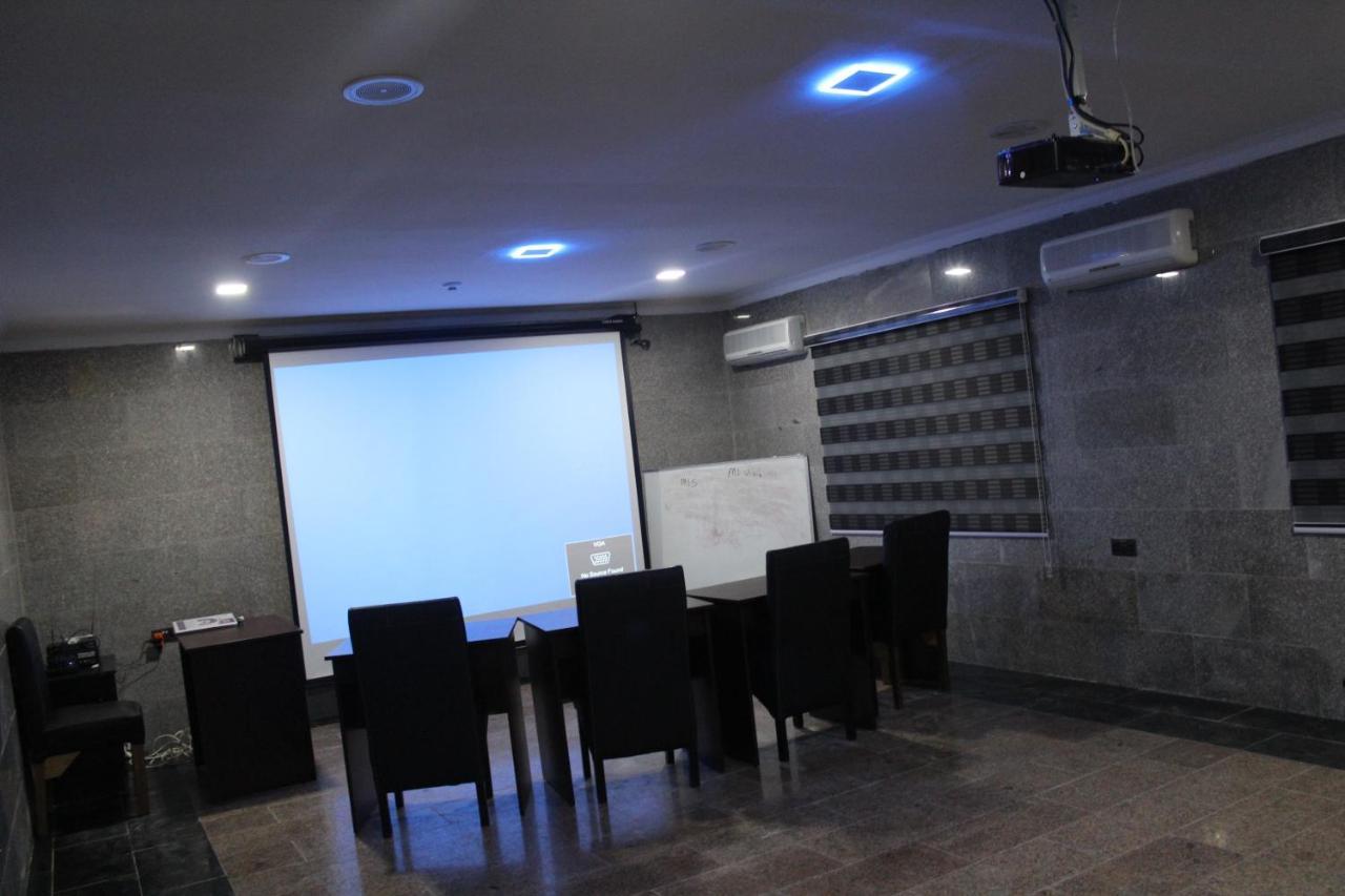 Class Suites Ikeja Exterior photo